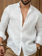 Куртаи мардонаи ҷавони аз пахта ва катон духташуда, оддӣ