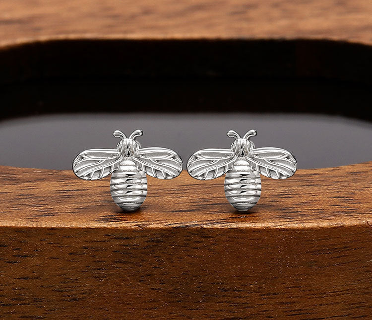 S925 Silver Fashion Simple Little Bee Ear Studs Light Luxury Personality S925 Silver Fashion Simple Little Bee Ear Studs Light Luxury Personality