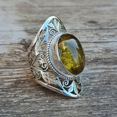 Classical Zunbao Stone Two-color Art Carving Ring