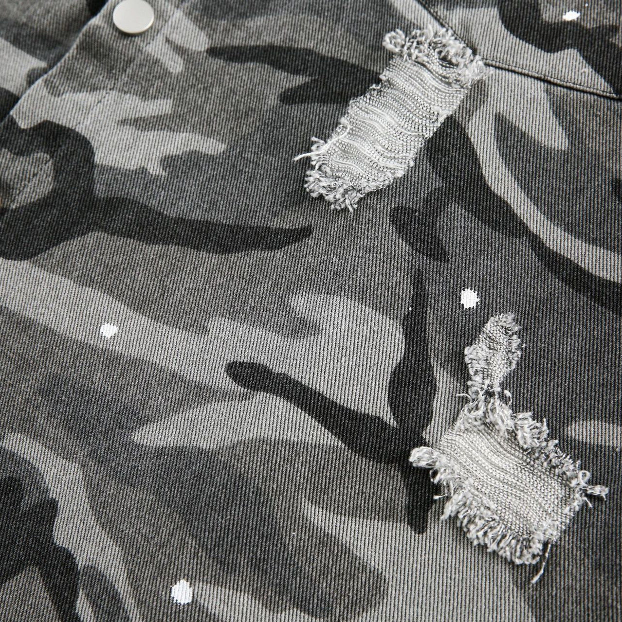 Американская ретро свободная рубашка Heavy Industry с длинным рукавом и потертостями в камуфляжном стиле Американская ретро свободная рубашка Heavy Industry с длинным рукавом и потертостями в камуфляжном стиле