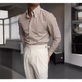 Весенняя мужская рубашка из сирсакера