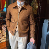 Куртаи қаҳваи бомбер барои мардон