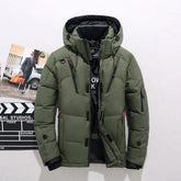 Insulated men's coat for outdoor recreation