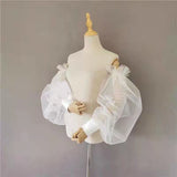 Exaggerated Photography To Cover Wedding Accessories