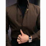 A simple casual shirt with embossed wool lining