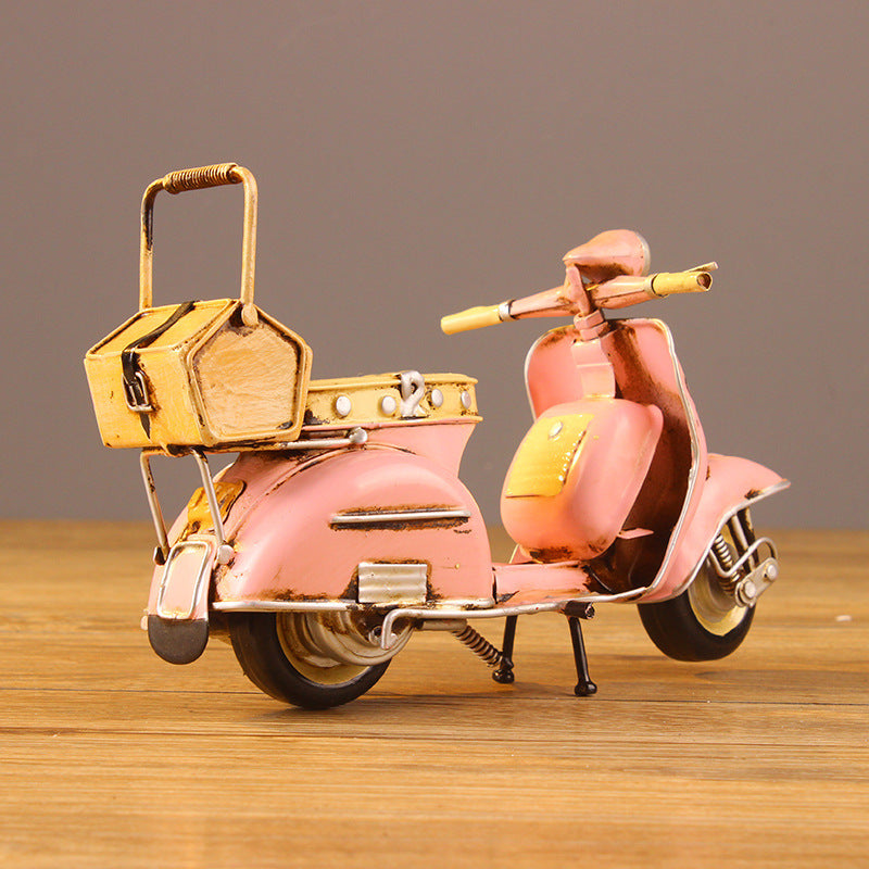 Tin vespa Piaggio scooter model
