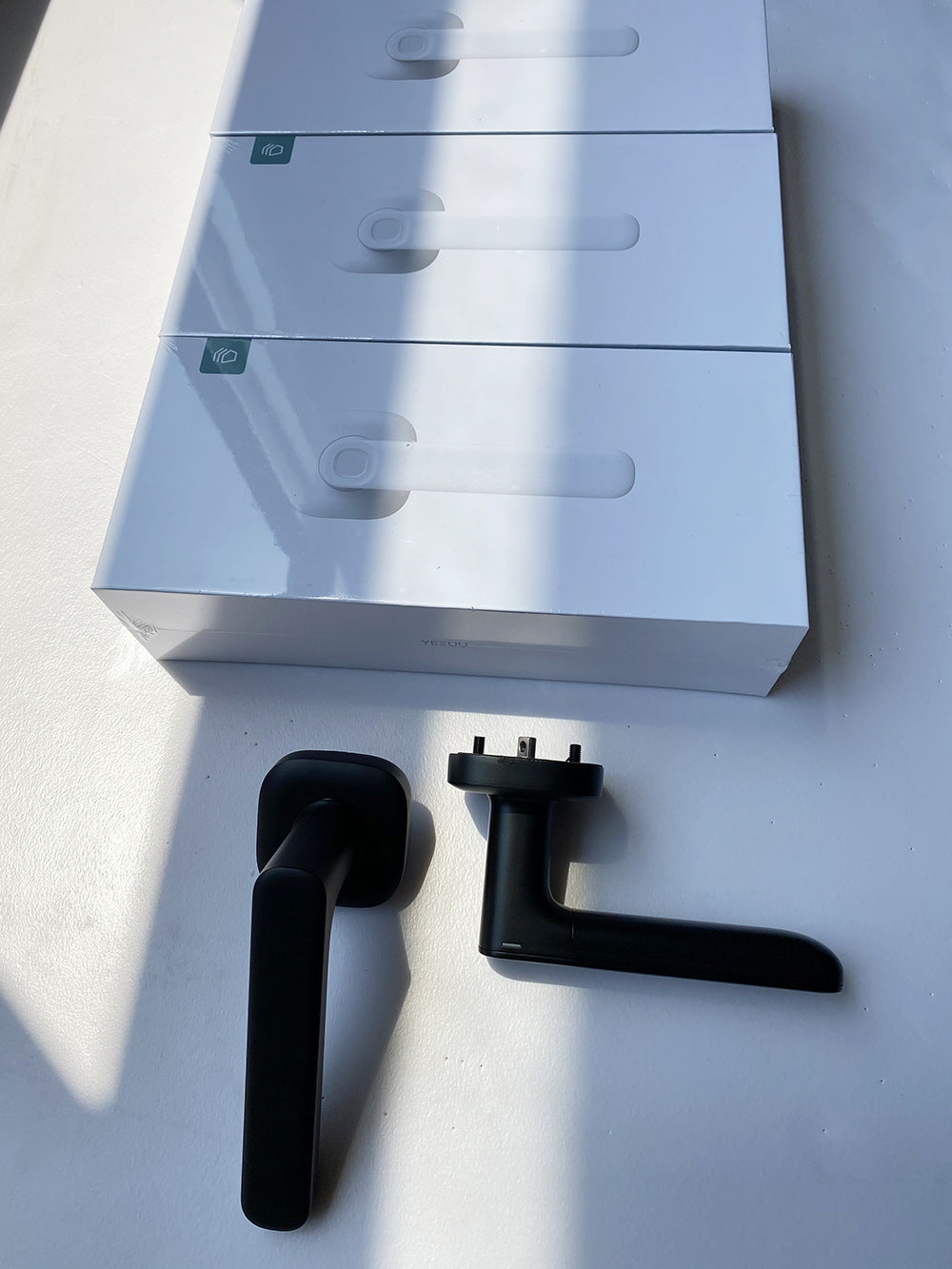 Smart fingerprint bluetooth indoor lock 