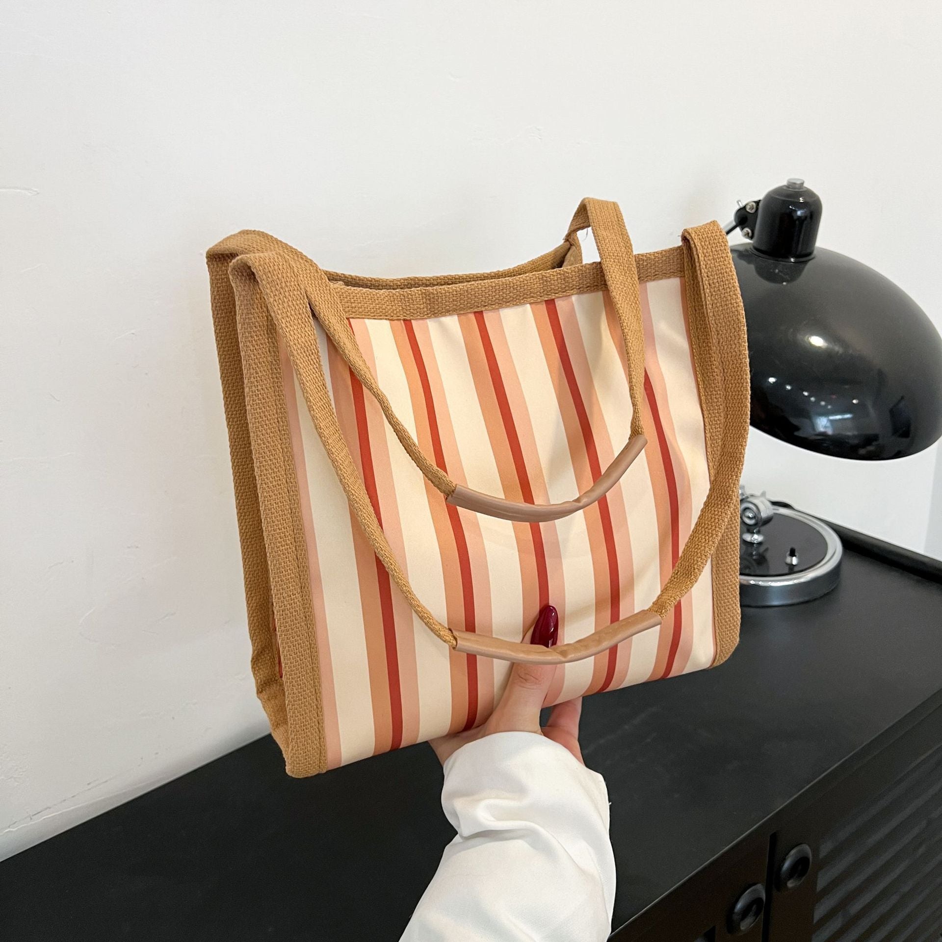 Women's Large-capacity Fashion Leisure Commute Tote Bag