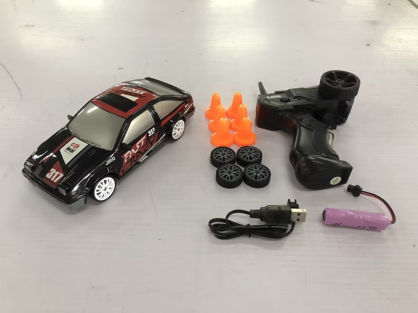 2.4G Drift Rc Car 4WD RC Drift Car Toy идораи дурдасти GTR Model AE86 Автомобил RC Racing Car Toy барои кӯдакон тӯҳфаҳои Мавлуди Исо