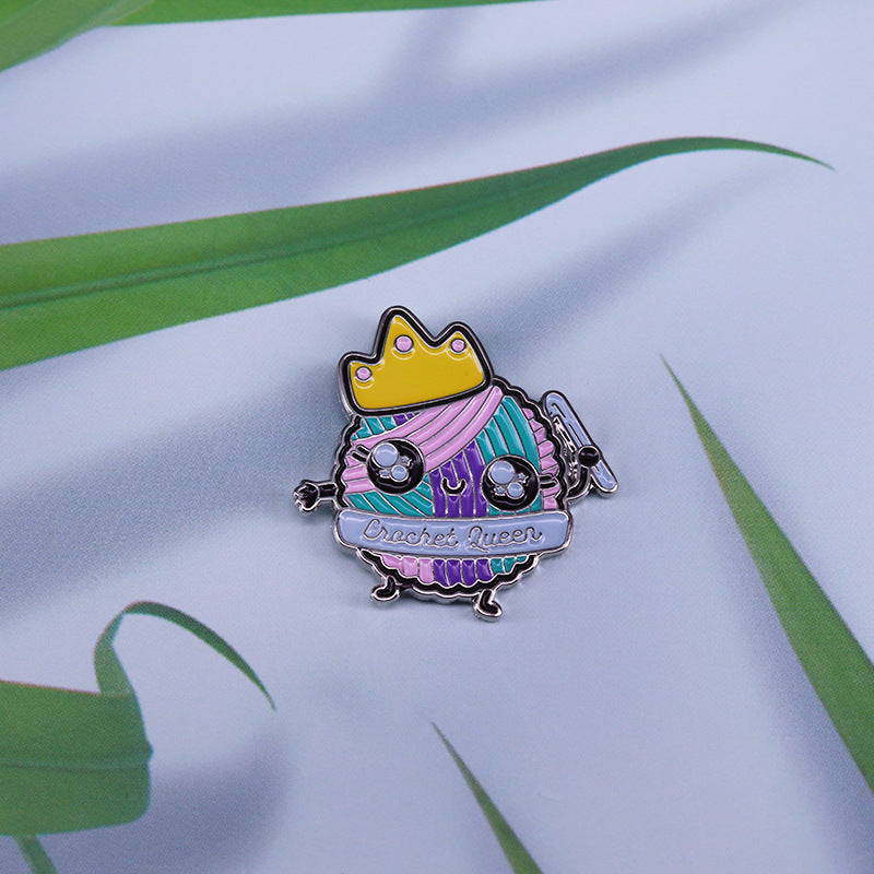 Knitting crochet queen brooch
