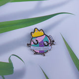 Knitting crochet queen brooch