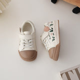 Girls Sneakers Soft Bottom Embroidered Flowers Sweet Retro