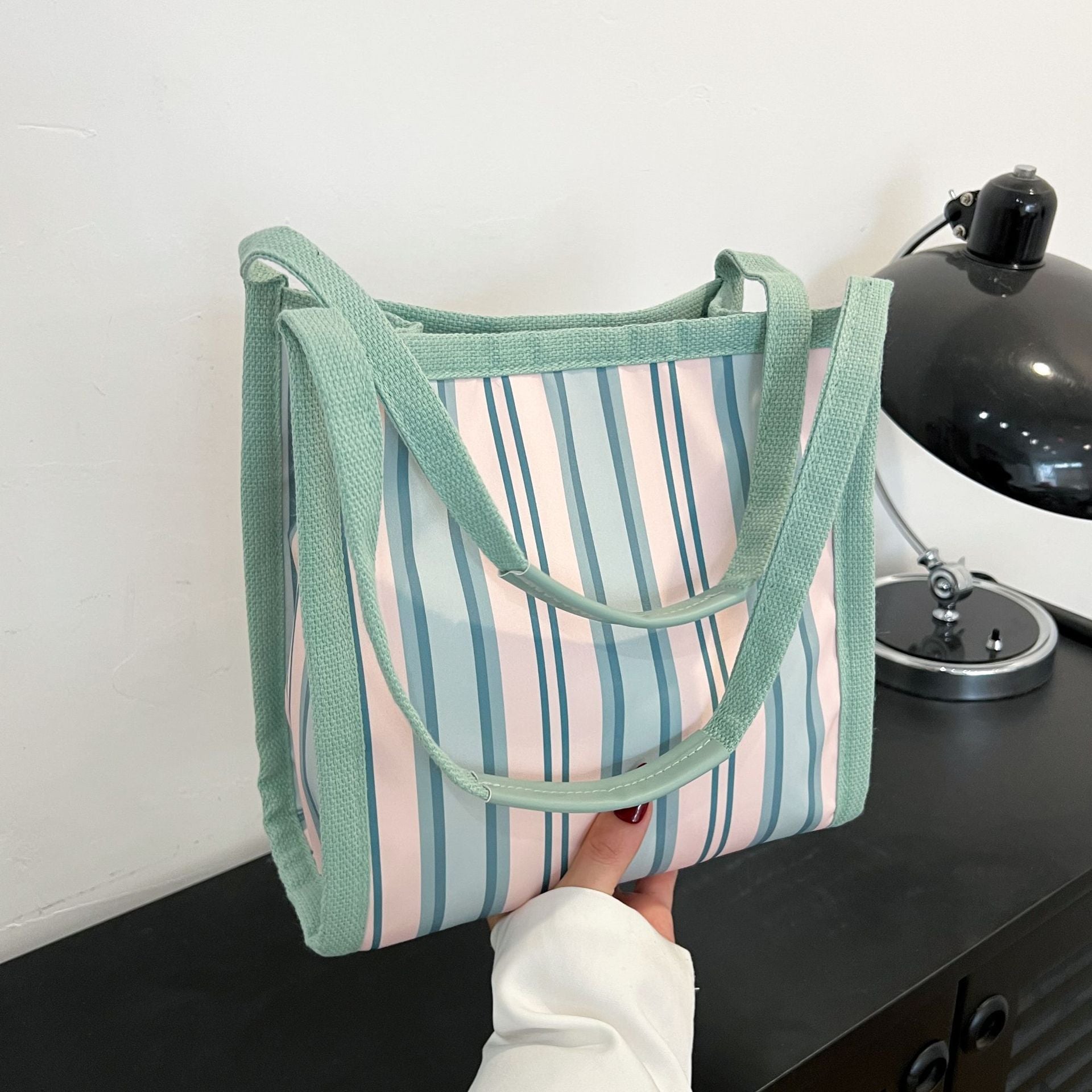 Women's Large-capacity Fashion Leisure Commute Tote Bag