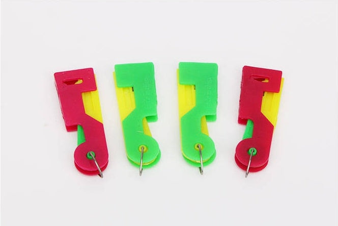Needle threader for automatic sewing