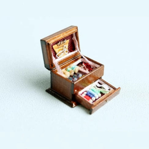 Vintage Sewing Machine Sewing Kit Mini Accessories
