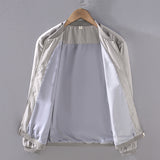 Однотонная простая куртка мужская осенняя легкая