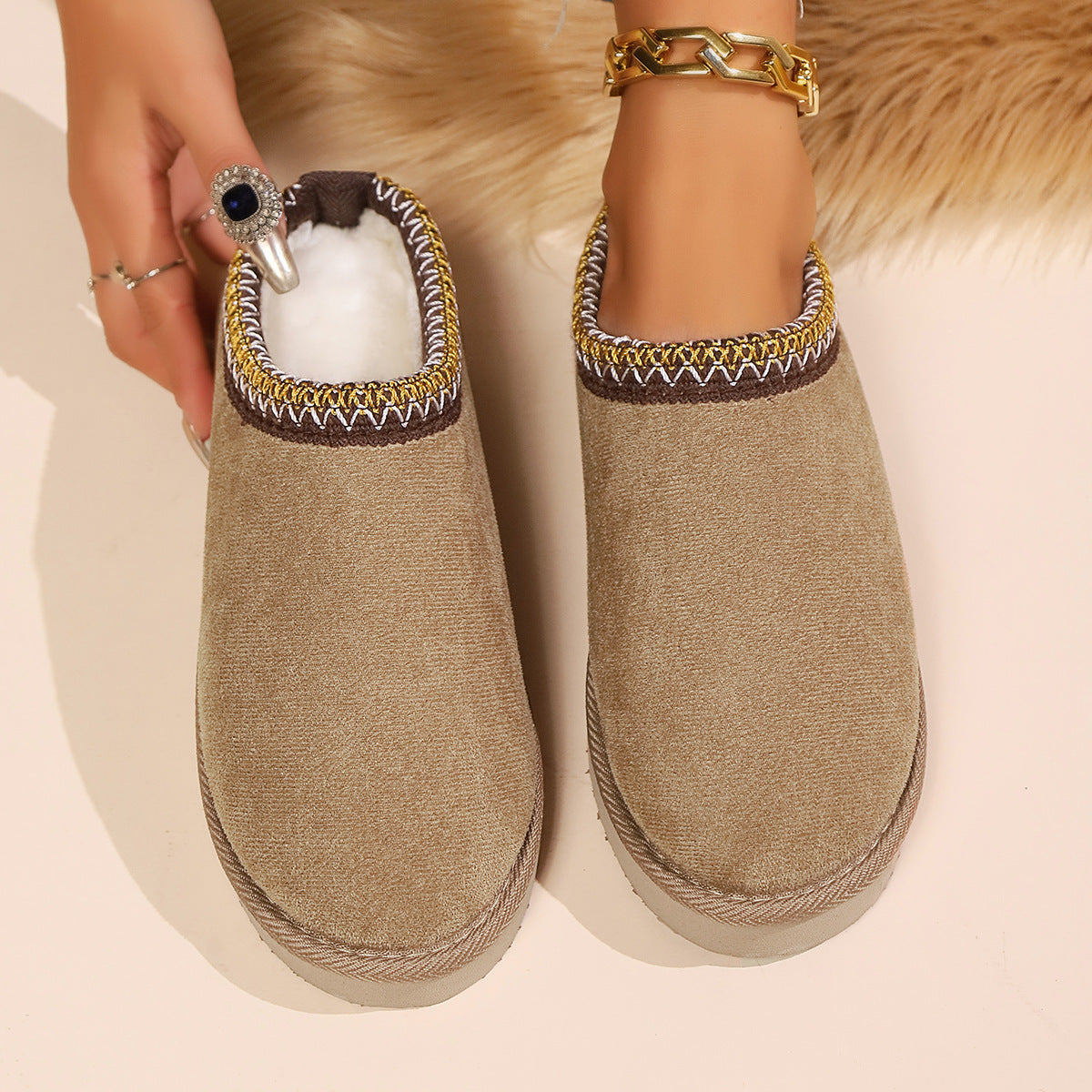 Women's Indoor Warm Plush Non-slip Thick-soled Cotton Slippers