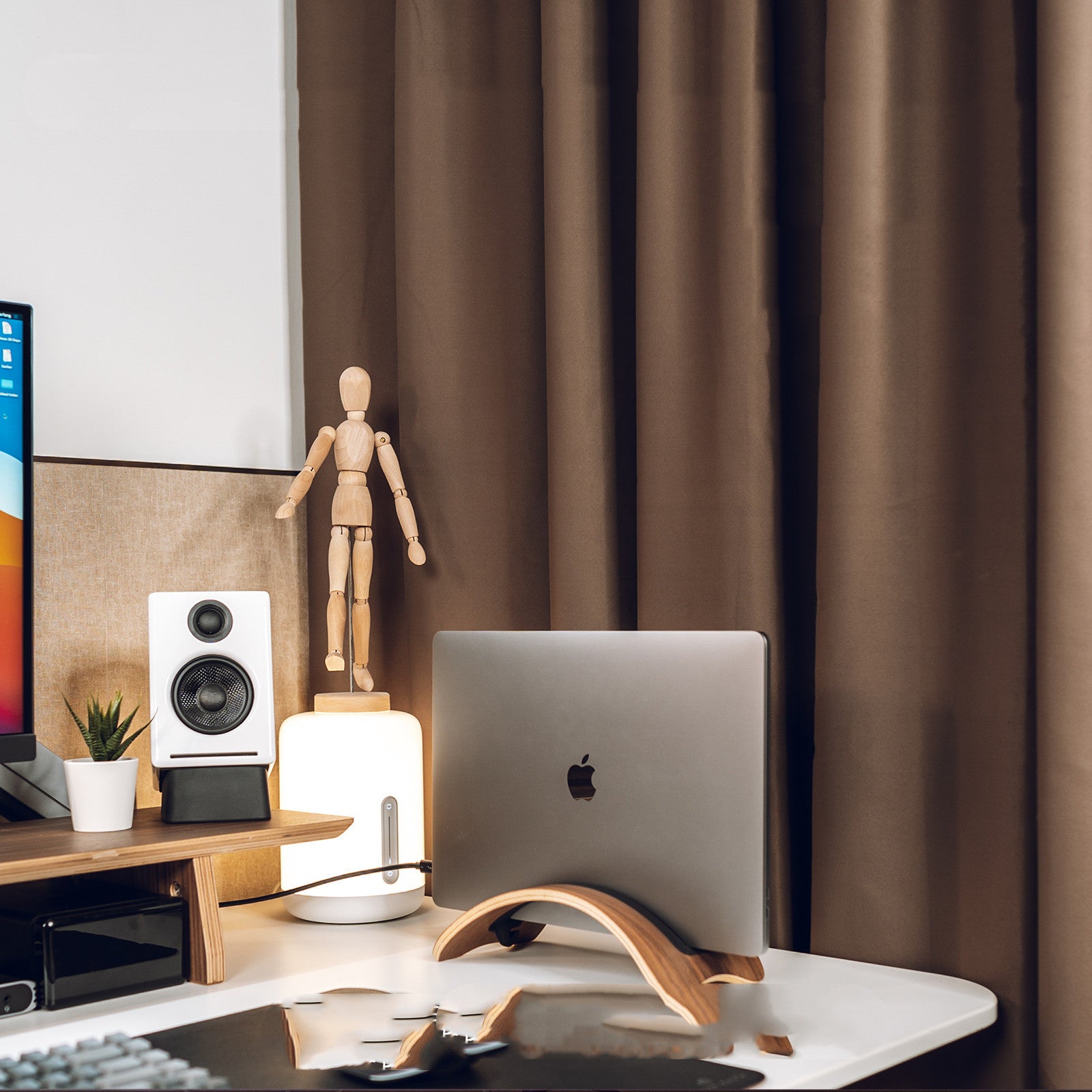 Notebook Computer Wooden Vertical Storage Bracket